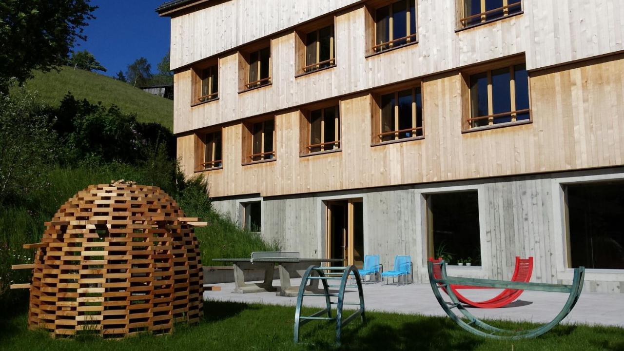 Saanen Gstaad Youth Hostel Ngoại thất bức ảnh