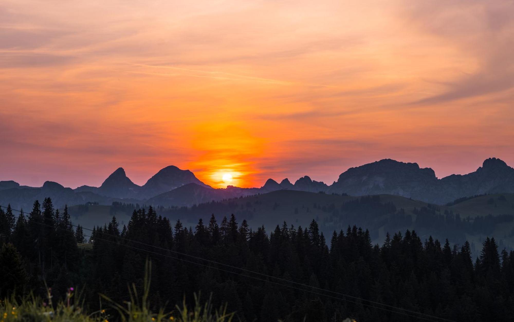 Saanen Gstaad Youth Hostel Ngoại thất bức ảnh
