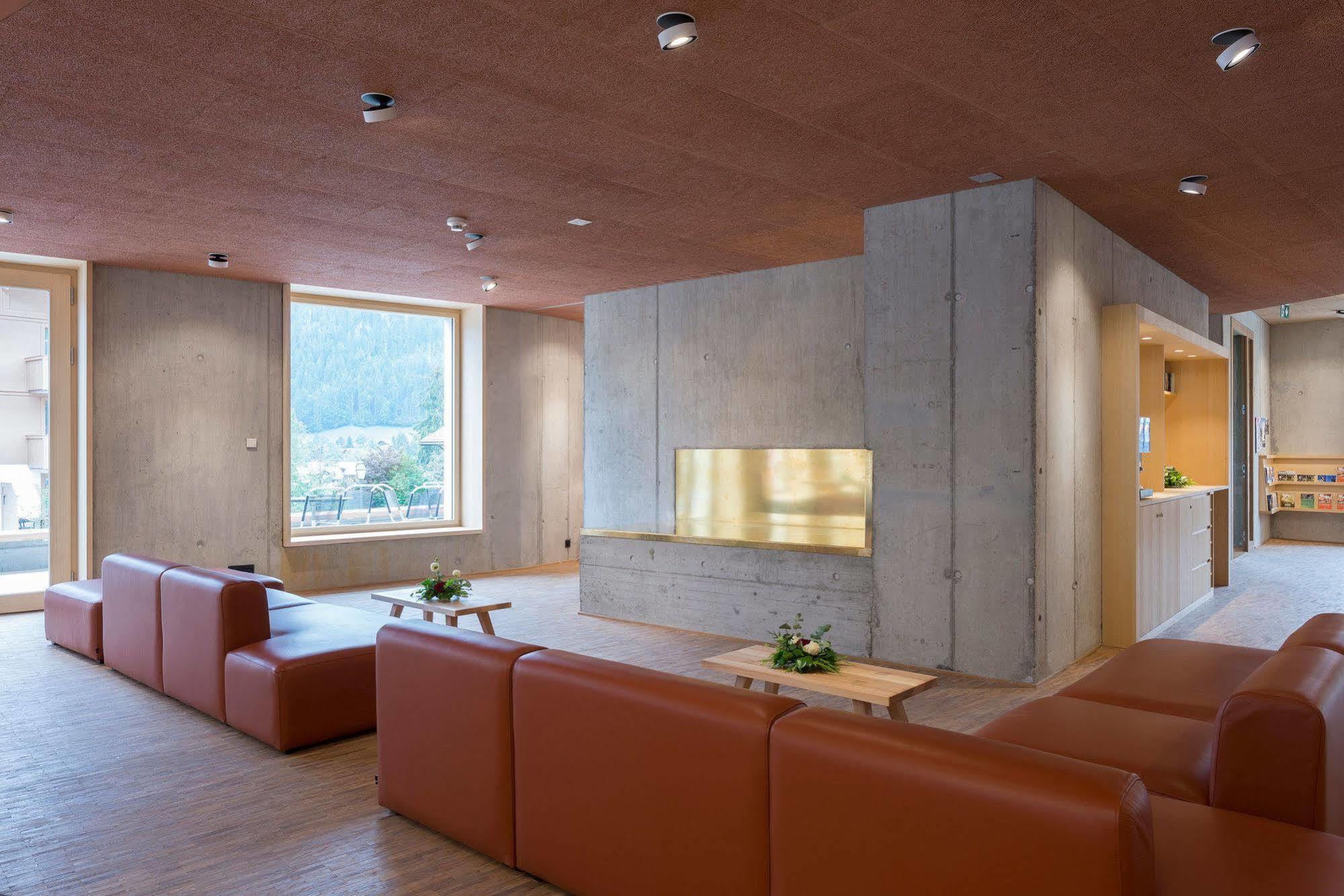 Saanen Gstaad Youth Hostel Ngoại thất bức ảnh