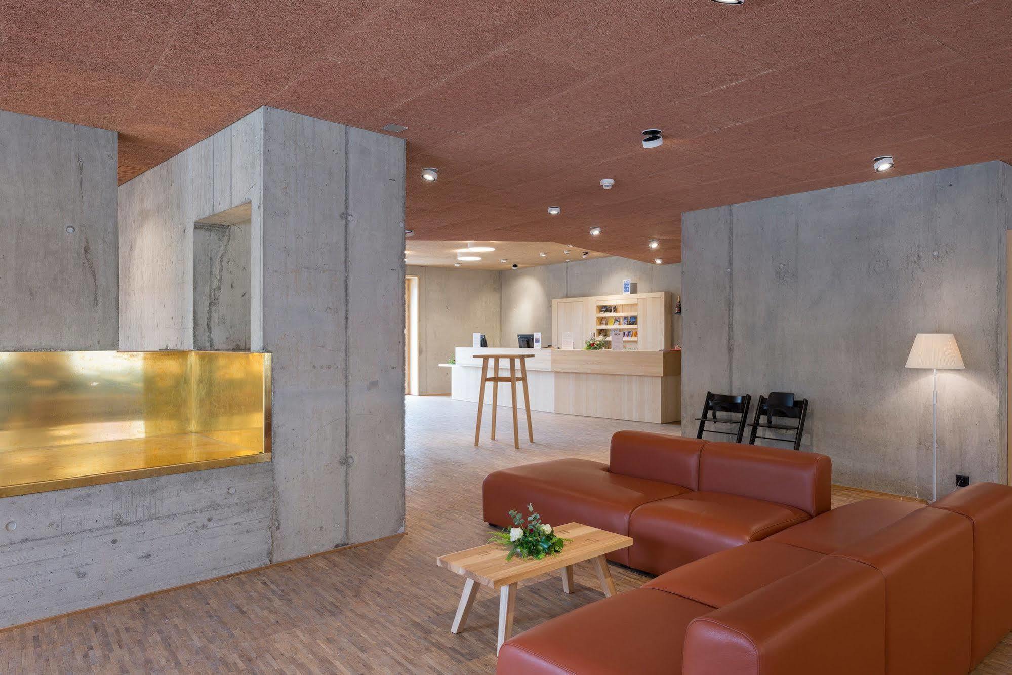 Saanen Gstaad Youth Hostel Ngoại thất bức ảnh