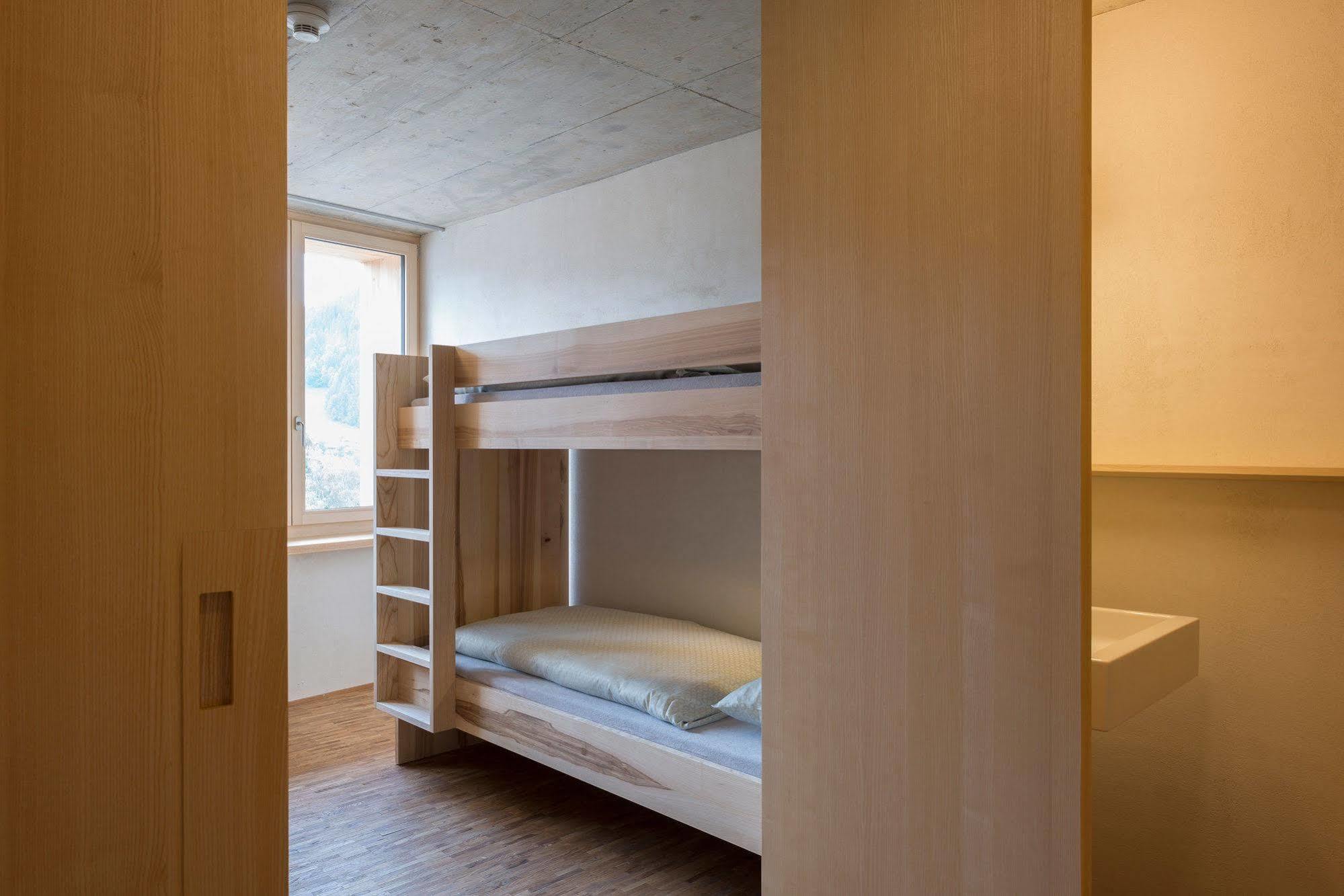 Saanen Gstaad Youth Hostel Ngoại thất bức ảnh