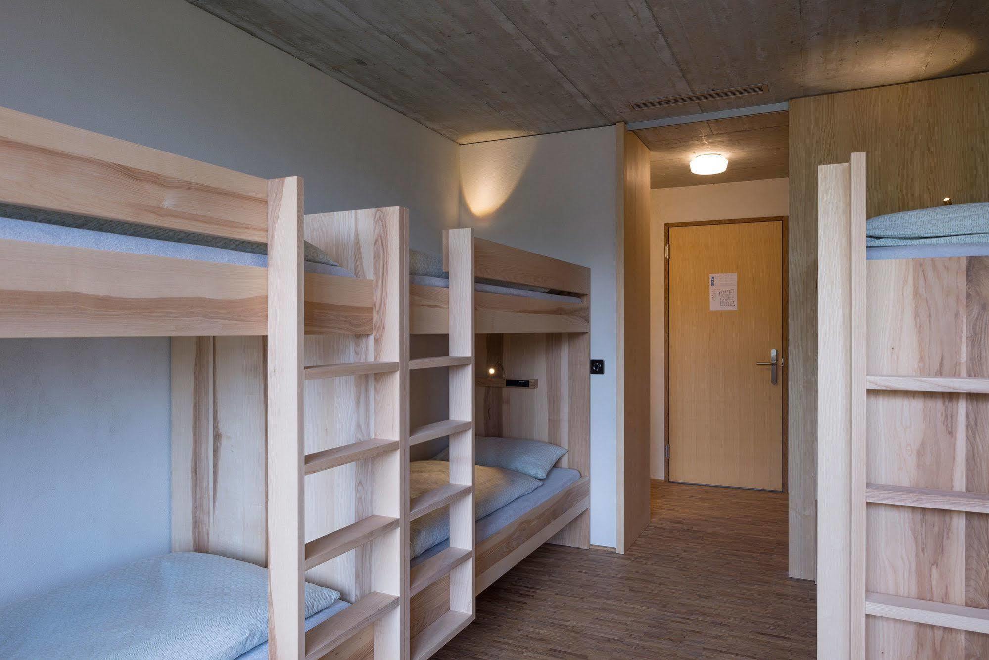 Saanen Gstaad Youth Hostel Ngoại thất bức ảnh