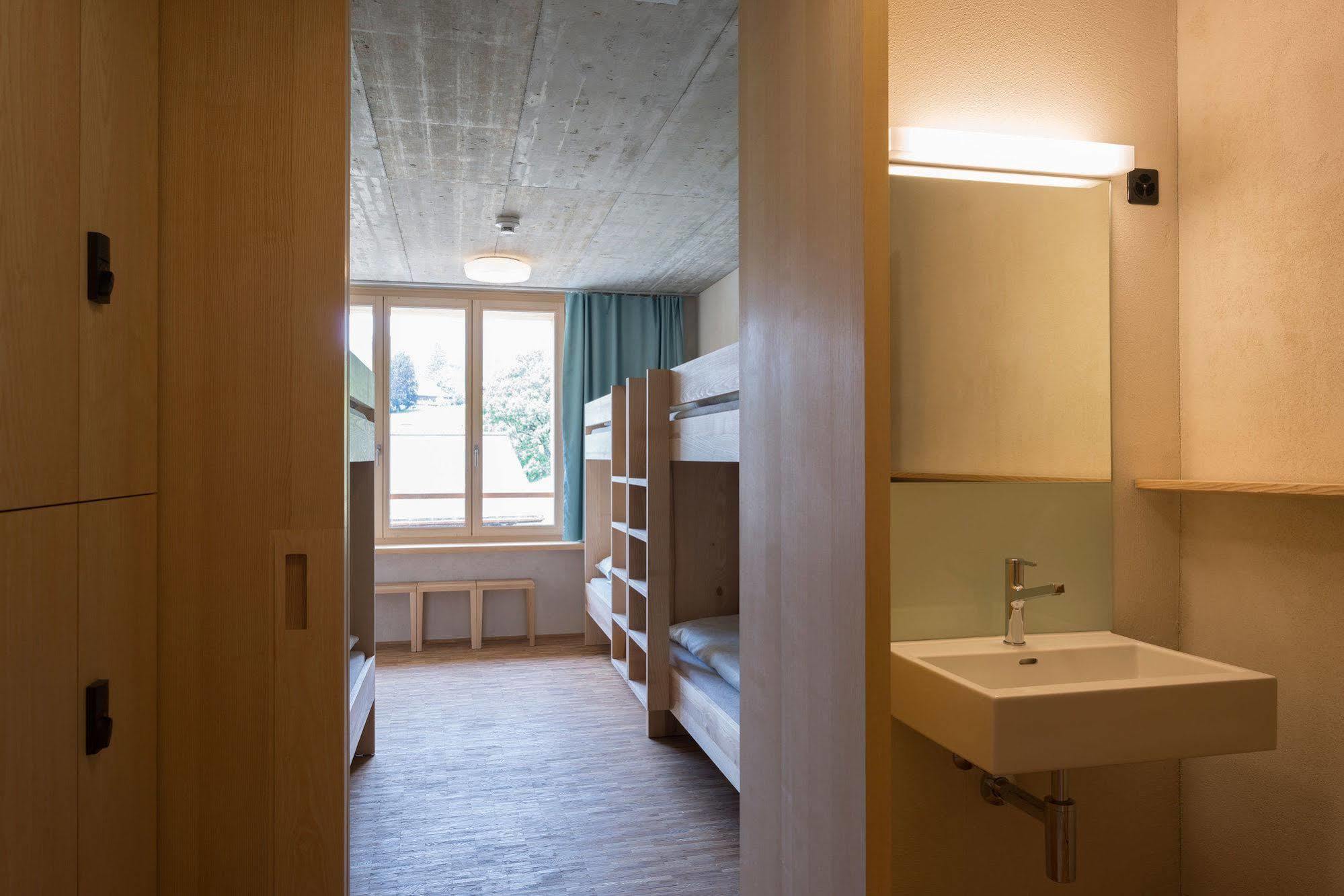 Saanen Gstaad Youth Hostel Ngoại thất bức ảnh