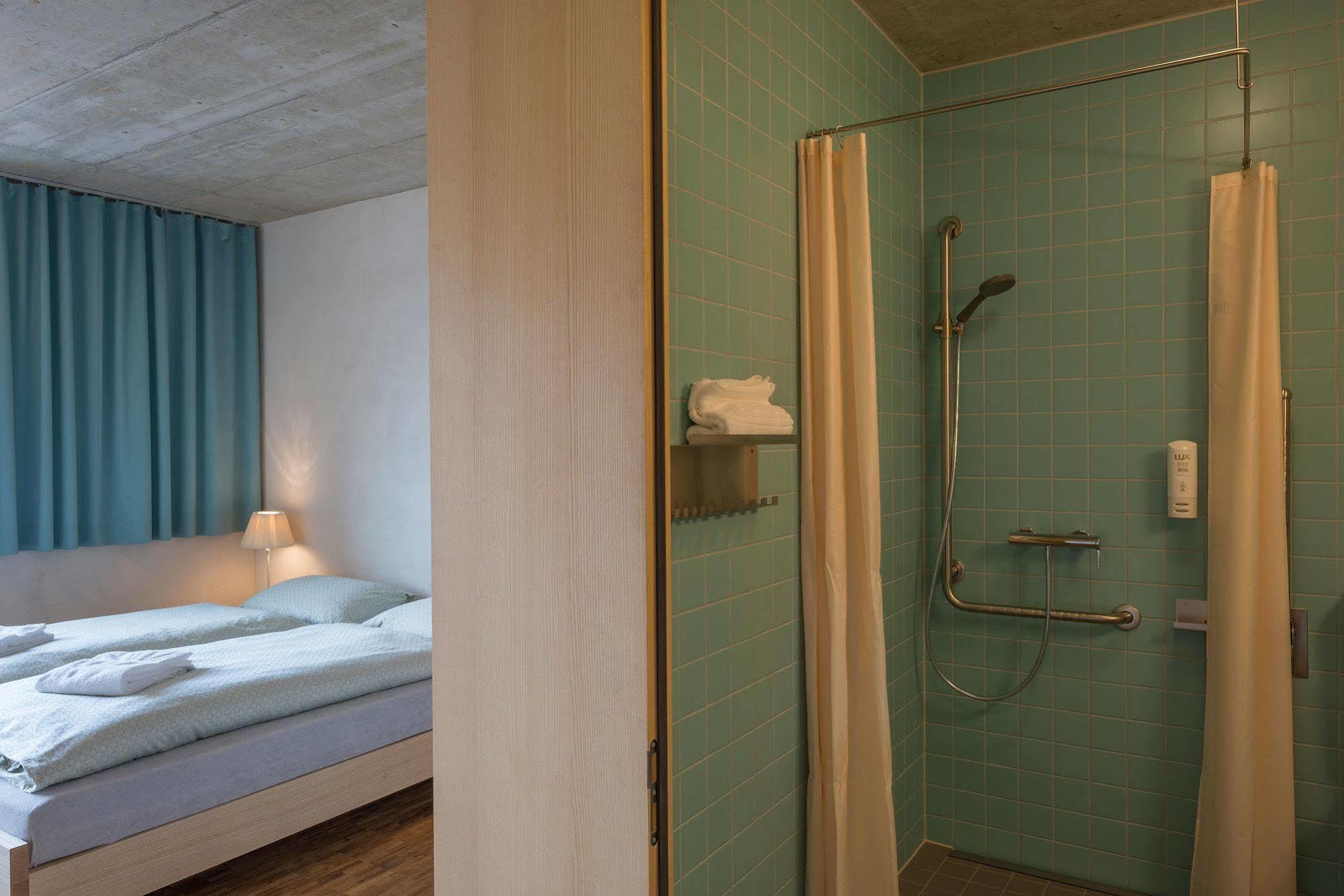 Saanen Gstaad Youth Hostel Ngoại thất bức ảnh