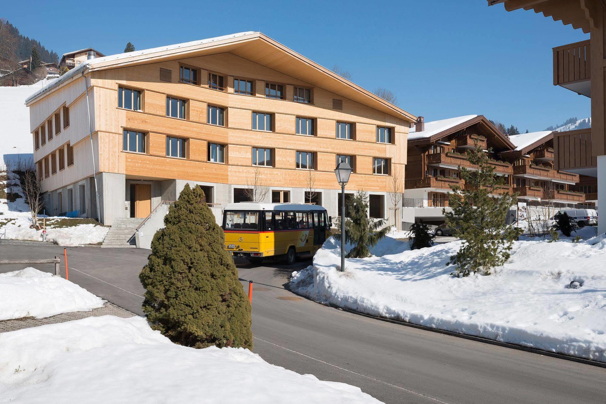 Saanen Gstaad Youth Hostel Ngoại thất bức ảnh